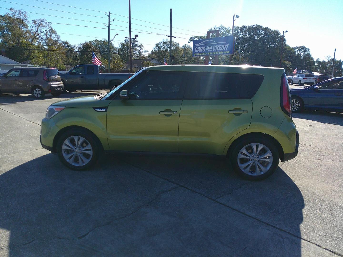 2014 GREEN KIA SOUL + (PLUS) (KNDJP3A59E7) , located at 1200 Cassat Avenue, Jacksonville, FL, 32205, (904) 695-1885, 30.302404, -81.731033 - Photo#1